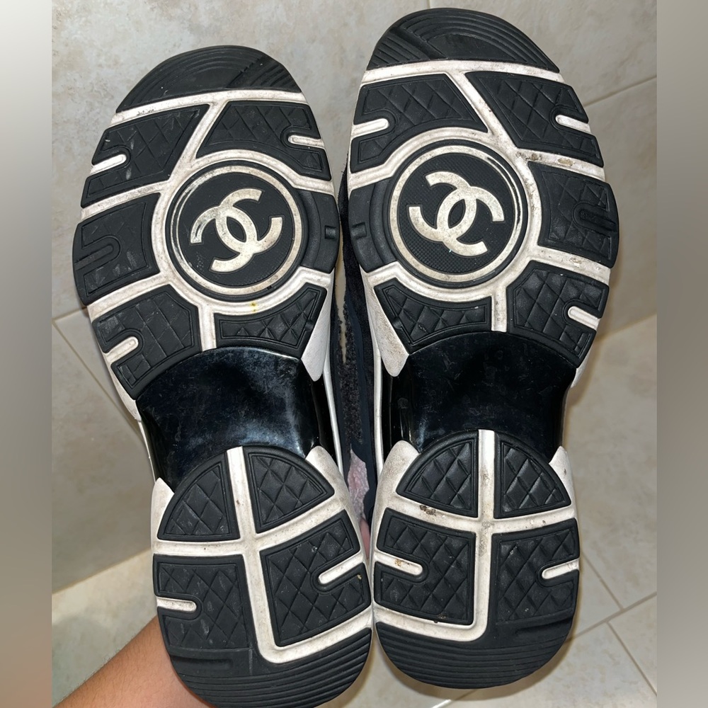 Used women’s Chanel sneakers size 39.5 - Picture 3 of 5